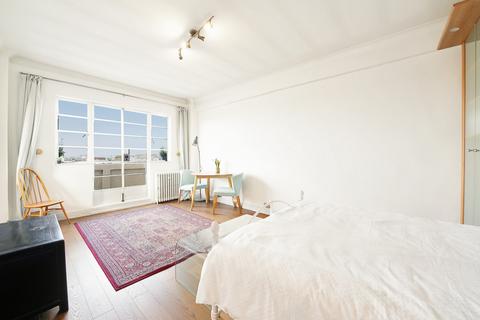 Studio for sale, Palace Gardens Terrace, London, W8