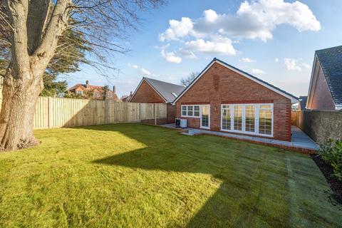 3 bedroom bungalow for sale, Ellison Gardens, Fareham, Hampshire, PO14