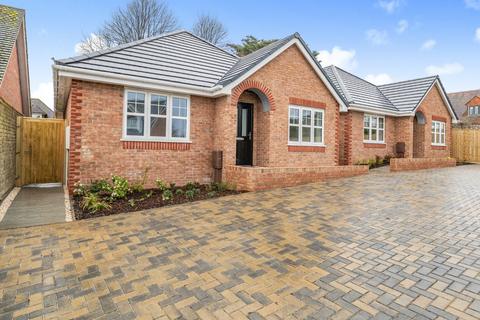 3 bedroom bungalow for sale, Ellison Gardens, Fareham, Hampshire, PO14