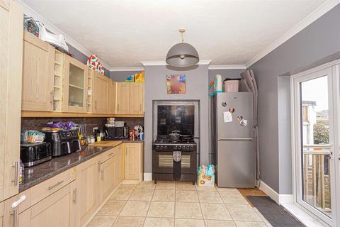 3 bedroom terraced house for sale, Offa Road, Hastings