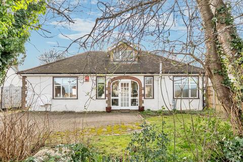 4 bedroom detached bungalow for sale, Dundale Road, Tring