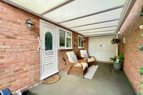 2 bedroom detached bungalow for sale, Newlands Close, Stone, ST15