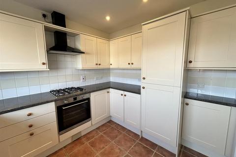 3 bedroom terraced house to rent, Overbury Court, Hereford