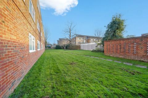 36 Devana End, Carshalton, SM5 2NL