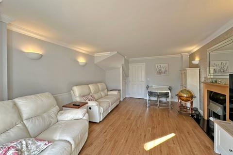 4 bedroom end of terrace house for sale, Stanham Close, Wombourne, WV5