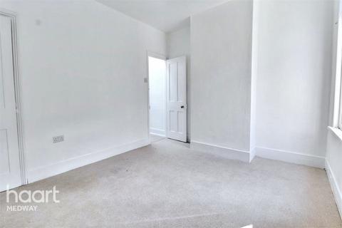 2 bedroom terraced house to rent, East Street, CHATHAM