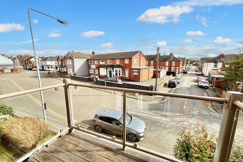 2 bedroom apartment for sale, High Street, Wolstanton, ST5