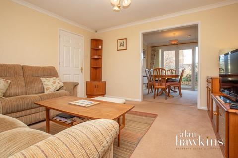 6 Branscombe Drive, Royal Wootton Bassett, Swindon, SN4 8HP