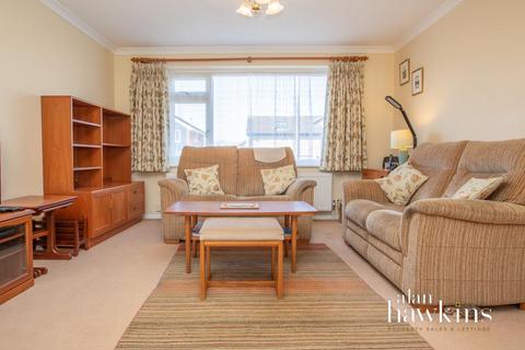 6 Branscombe Drive, Royal Wootton Bassett, Swindon, SN4 8HP