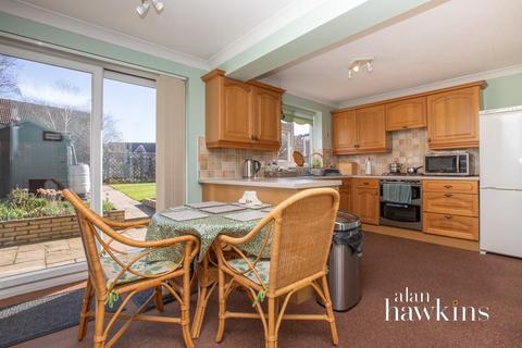 6 Branscombe Drive, Royal Wootton Bassett, Swindon, SN4 8HP