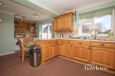 6 Branscombe Drive, Royal Wootton Bassett, Swindon, SN4 8HP