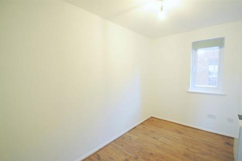 2 bedroom flat to rent, Glenville Grove, London SE8