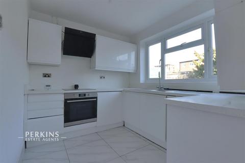 4 bedroom end of terrace house to rent, Northolt, UB5