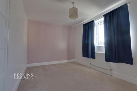 4 bedroom end of terrace house to rent, Northolt, UB5