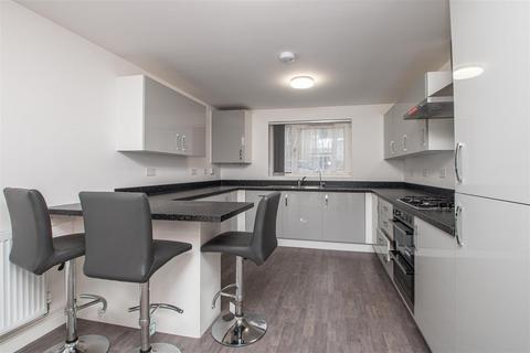 4 Whitebred Chase, Whitehouse, Milton Keynes, MK8 1AX