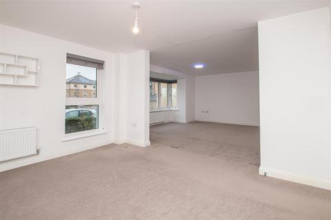 4 Whitebred Chase, Whitehouse, Milton Keynes, MK8 1AX