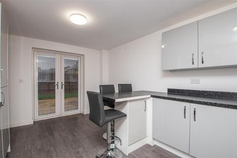 4 Whitebred Chase, Whitehouse, Milton Keynes, MK8 1AX