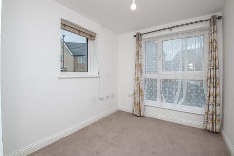 4 Whitebred Chase, Whitehouse, Milton Keynes, MK8 1AX