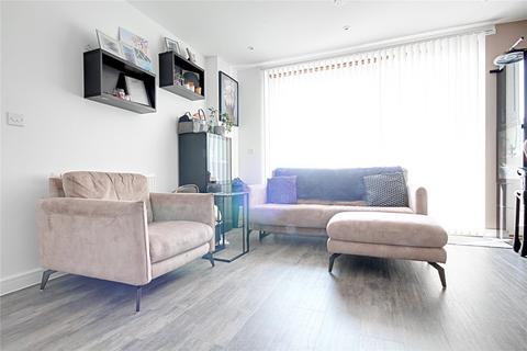 1 bedroom flat to rent, Woodall Road, Enfield, EN3