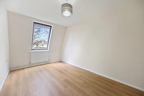 60 Hanger View Way, London, W3 0EY