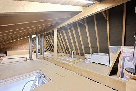 60 Hanger View Way, London, W3 0EY