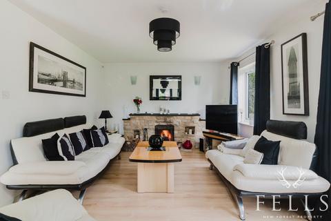 10 Beech Close, Alderholt, Fordingbridge, SP6 3DG