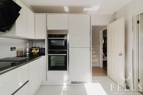 10 Beech Close, Alderholt, Fordingbridge, SP6 3DG