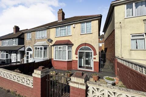 3 bedroom semi-detached house for sale, 68 Stourbridge Road, Dudley, DY1 2DF