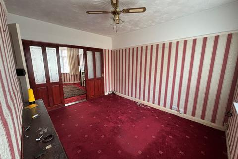 3 bedroom semi-detached house for sale, 68 Stourbridge Road, Dudley, DY1 2DF