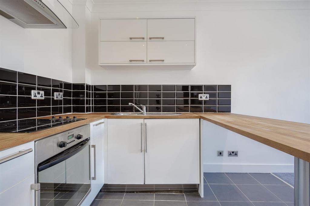Flat-diceland-road-banstead-103.jpg