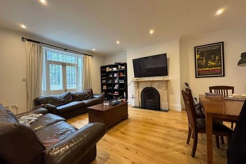 3 bedroom flat to rent, Merton Rise, London NW3