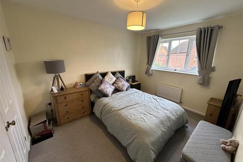 3 bedroom house to rent, Water Wheel Close, Gloucester GL2