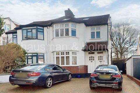 3 bedroom maisonette for sale, Llanvanor Road, NW2