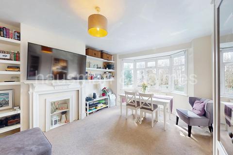 3 bedroom maisonette for sale, Llanvanor Road, NW2