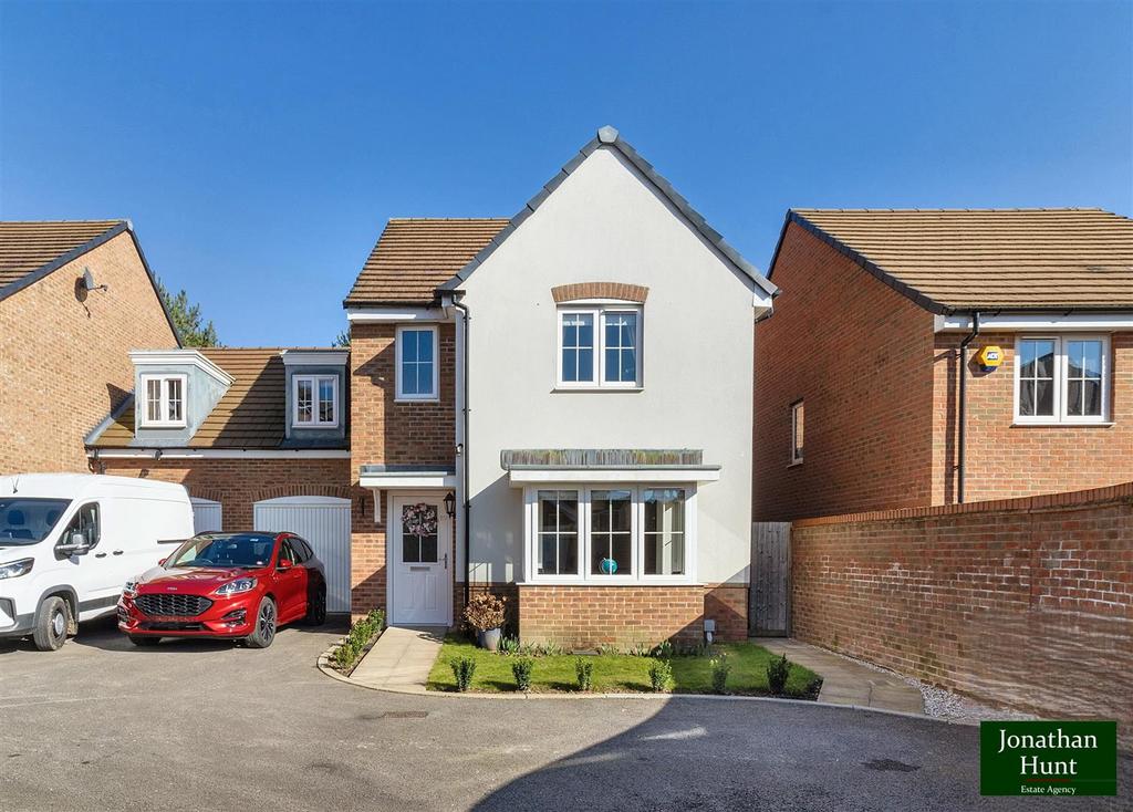 brice-gardens-buntingford-sg9-4-bed-semi-detached-house-540-000