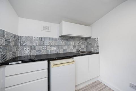 Studio to rent, Bodney Road, Hackney, London, E8