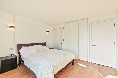 Flat 7, 52 Florida Street, London, E2 6AT
