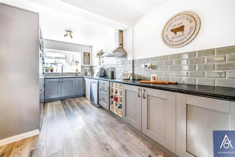 8 Burnham Place, Syresham, Brackley, NN13 5HT