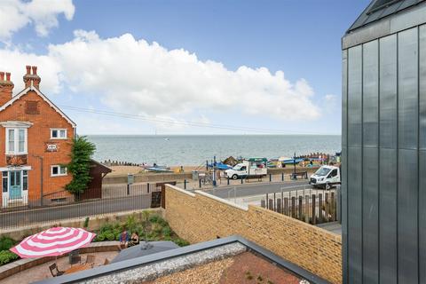 2 bedroom terraced house for sale, Sea Street, Whitstable