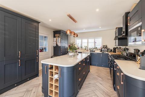 4 bedroom house for sale, Dellcroft Way, Harpenden