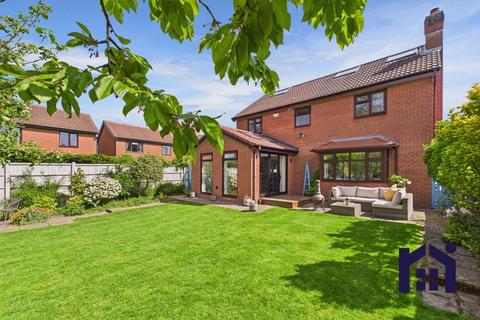 5 bedroom detached house for sale, Evergreen Avenue, Leyland, PR25 3AW