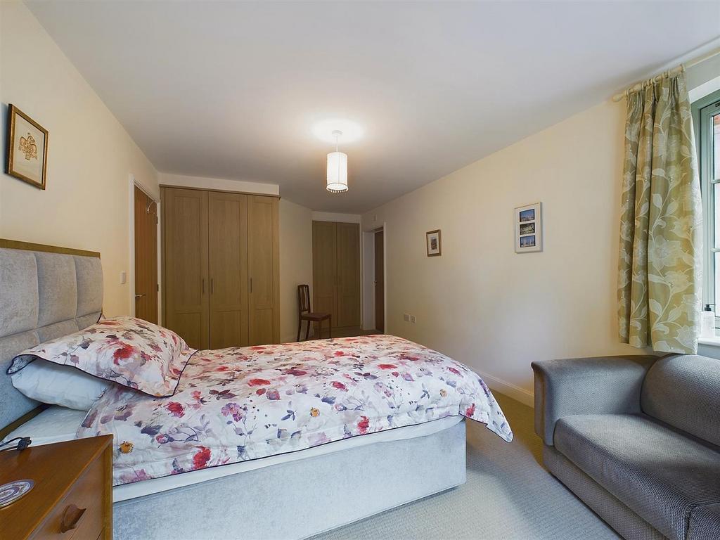 Bed1.jpg