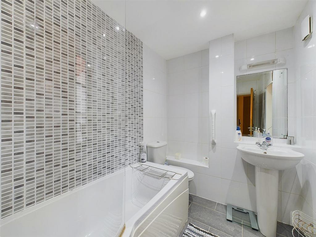 Ensuite.jpg