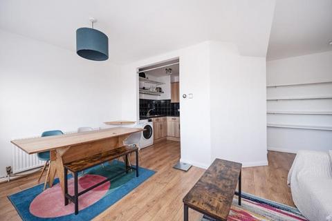 2 bedroom flat for sale, City View House, Bethnal Green Road, London, E2