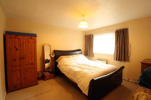 2 bedroom maisonette for sale, Wallace Close, Woodley