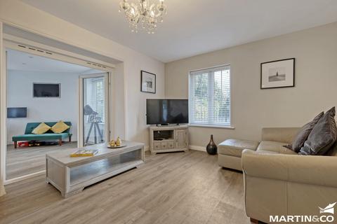 3 bedroom semi-detached house for sale, Beehive Lane, Chelmsford