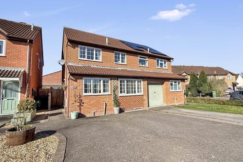 3 bedroom semi-detached house for sale, Devon Drive, Westbury