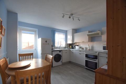 2 bedroom end of terrace house for sale, Chaffes Lane, Upchurch, Sittingbourne, ME9