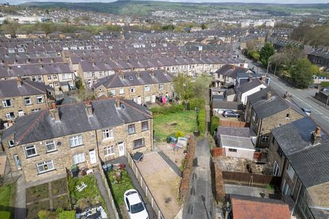 3 bedroom end of terrace house for sale, Arncliffe Avenue, Keighley BD22