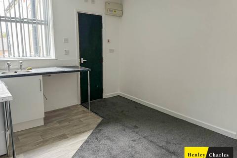 Studio to rent, Cecil Road, Birmingham B24